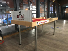 Laden Sie das Bild in den Galerie-Viewer, MINI Pétanque Party ® Klapptisch – Champion