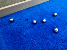 Laden Sie das Bild in den Galerie-Viewer, MINI Pétanque Party ® Klapptisch – Champion