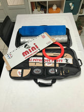 Charger l'image dans la galerie, Kit Pliable de MINI Petanque Party ® "Champion" (Indoor / Outdoor)