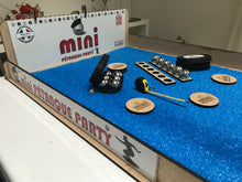 Charger l'image dans la galerie, Kit Pliable de MINI Petanque Party ® "Champion" (Indoor / Outdoor)