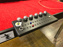 Laden Sie das Bild in den Galerie-Viewer, MINI Pétanque Party ® Klapptisch – Champion