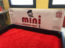 Laden Sie das Bild in den Galerie-Viewer, MINI Pétanque Party ® Klapptisch – Champion