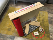 Laden Sie das Bild in den Galerie-Viewer, MINI Pétanque Party ® Klapptisch – Champion