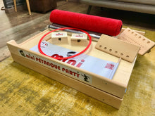 Laden Sie das Bild in den Galerie-Viewer, MINI Pétanque Party ® Klapptisch – Champion