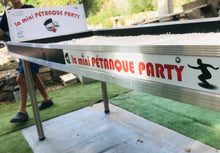 Charger l'image dans la galerie, tournoi animation initiation table de mini petanque en bois pliable pieds solidaire rabattable solide sécurisé baguette aluminium flight case sable calibre 2 mm bâche stop mini boules mini football air foot molkky golf