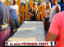 Charger l'image dans la galerie, tournoi animation initiation table de mini petanque en bois pliable pieds solidaire rabattable solide sécurisé baguette aluminium flight case sable calibre 2 mm bâche stop mini boules mini football air foot molkky golf