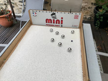 Charger l&#39;image dans la galerie, Kit Pliable de MINI Petanque de Table ® (Ecoresponsable)
