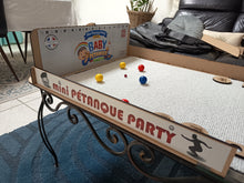 Charger l'image dans la galerie, Location Kit Pliable de Baby Pétanque Party ® "Champion" (Indoor / Outdoor)
